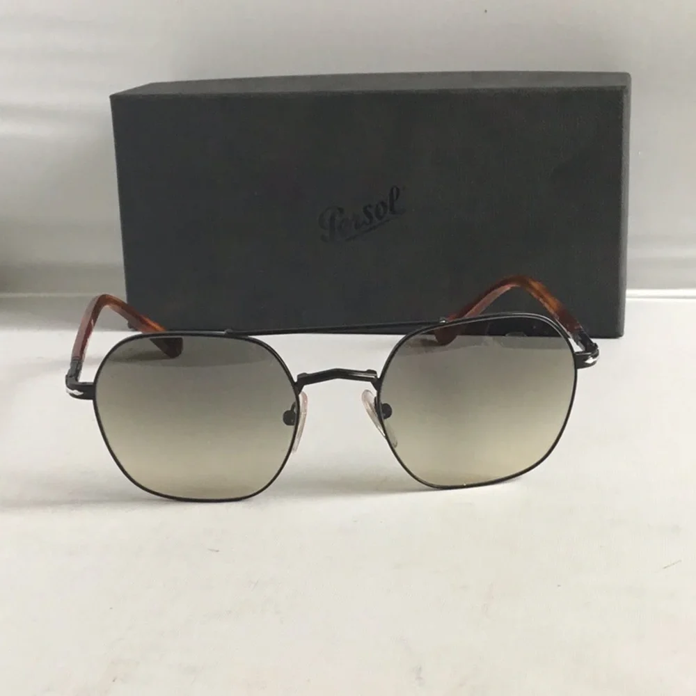 PERSOL MEN’S SUNGLASSES. - Picture 4 of 8